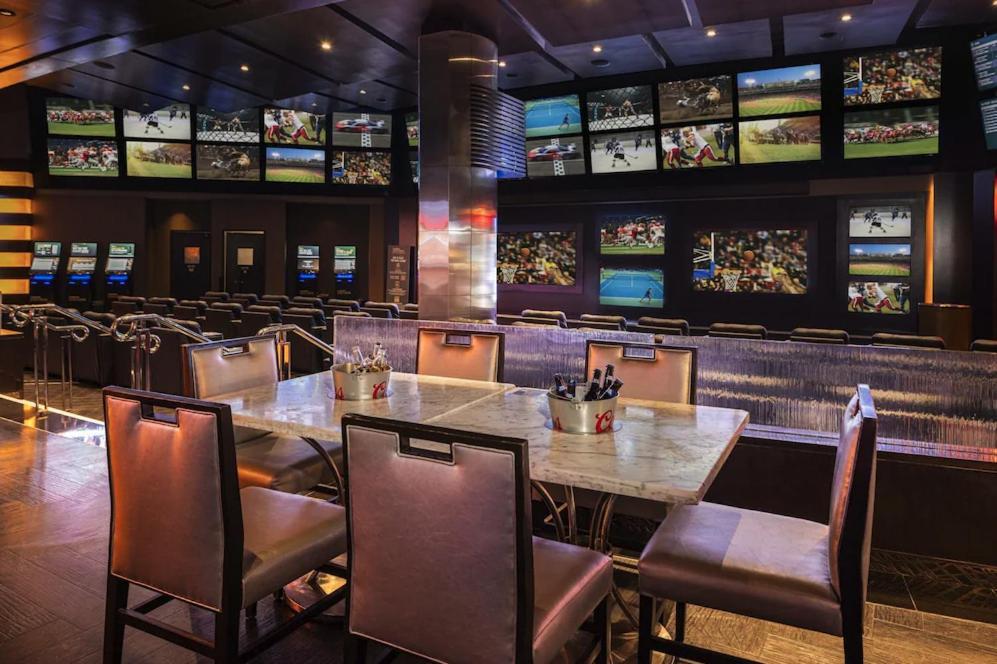 Planet Hollywood & Casino By Suiteness Hotel 4*